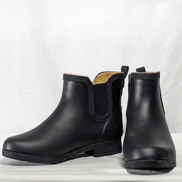 NEW Chooka Womens Waterproof Plush Chelsea Boot Sz 7 black - Picture 2 of 4